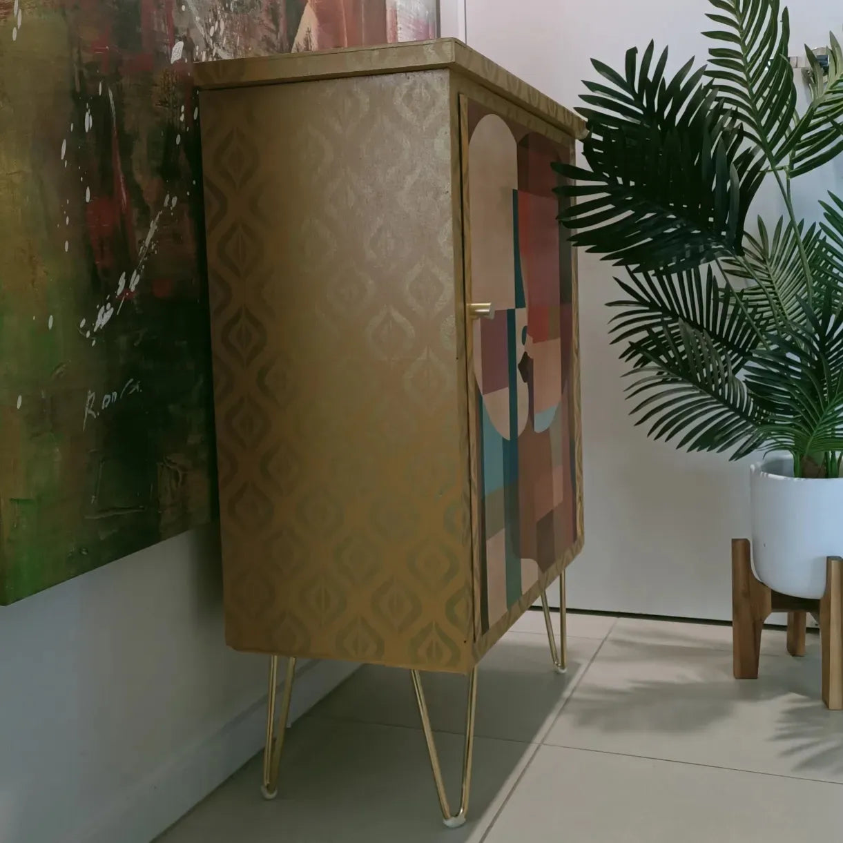 Vintage Art Deco Wooden Cabinet / Sideboard