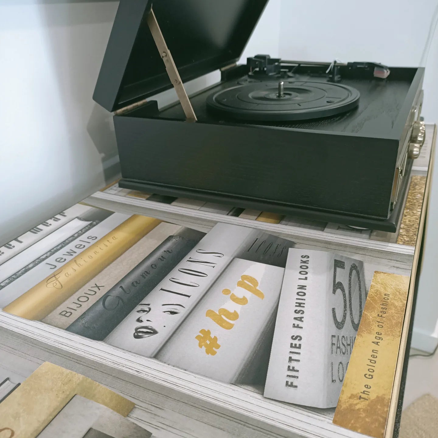 Black and Yellow Icon Retro Mid Century Drinks / Entertainment Cabinet