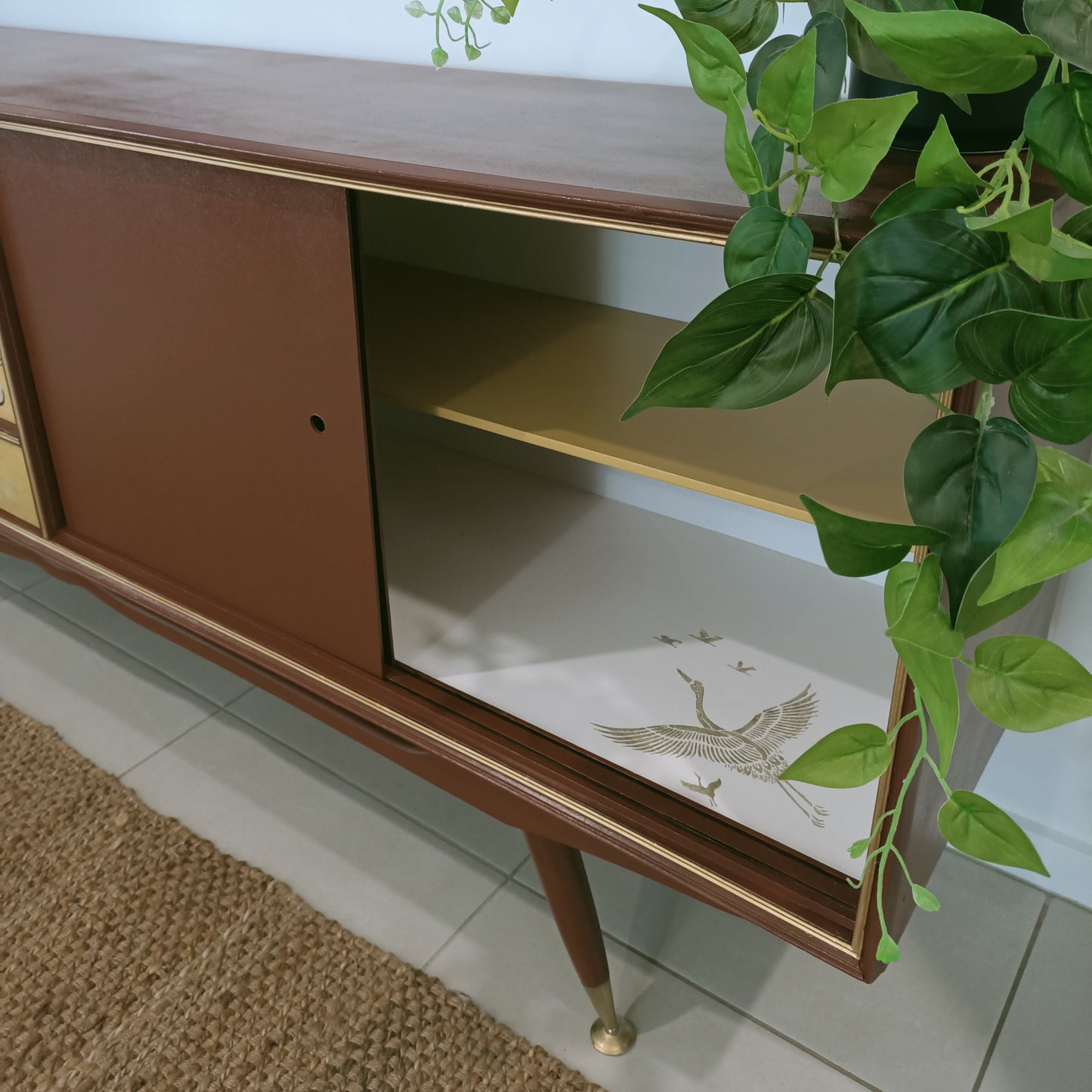 Retro Mid Century Heron Accent Sideboard