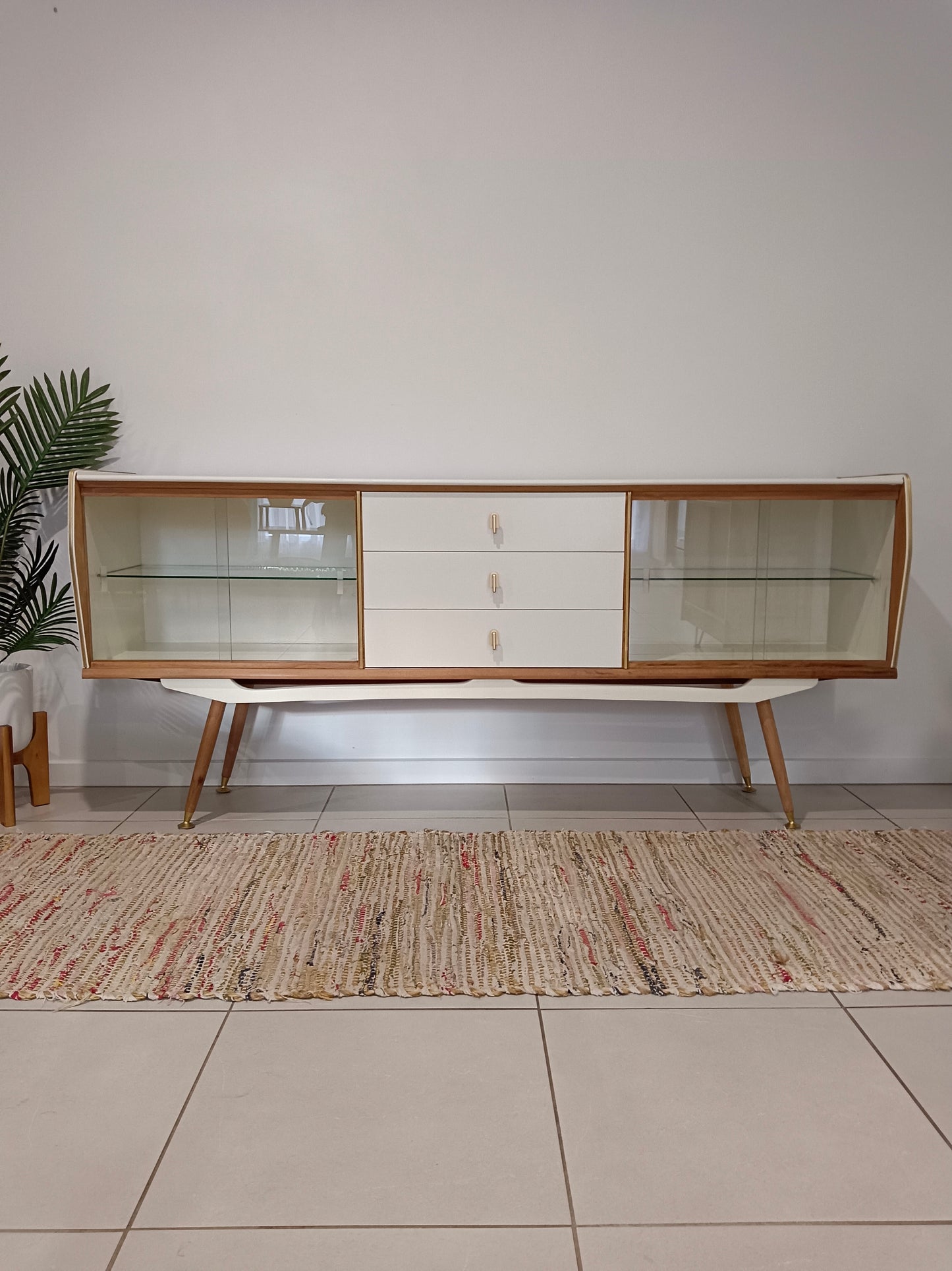 Retro Mid Century Mid-line Pearl Sideboard / Cabinet
