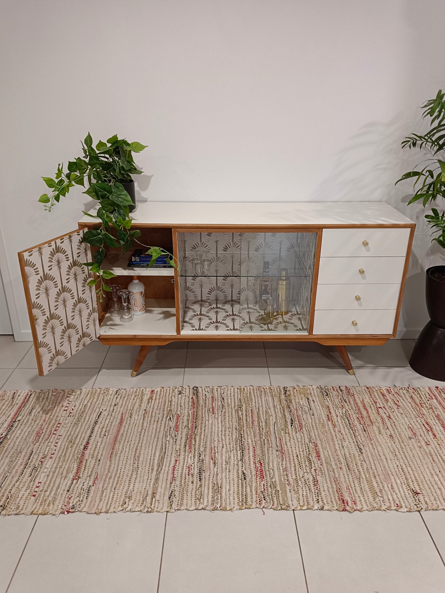 Retro Mid Century White and Gold Palm Sideboard / Cabinet